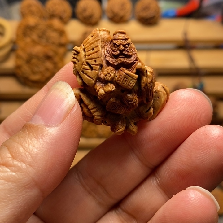 阳***光桃核手工雕刻钟馗单颗