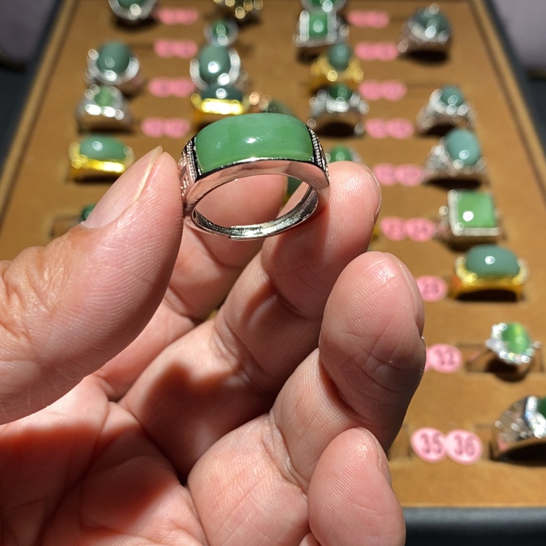 和田玉未镶嵌戒指