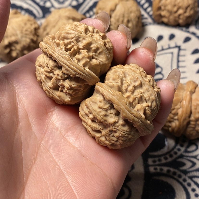 【闪购商品】文玩核桃吊坠浮**?白狮子。花