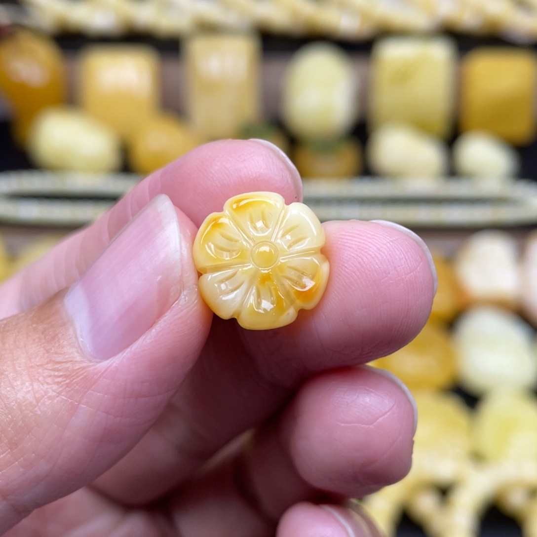 琥珀未镶嵌裸石琥珀蜜蜡