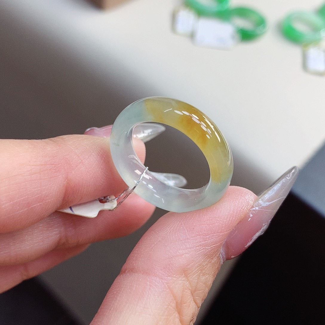 翡翠戒指未镶嵌钮****税16号