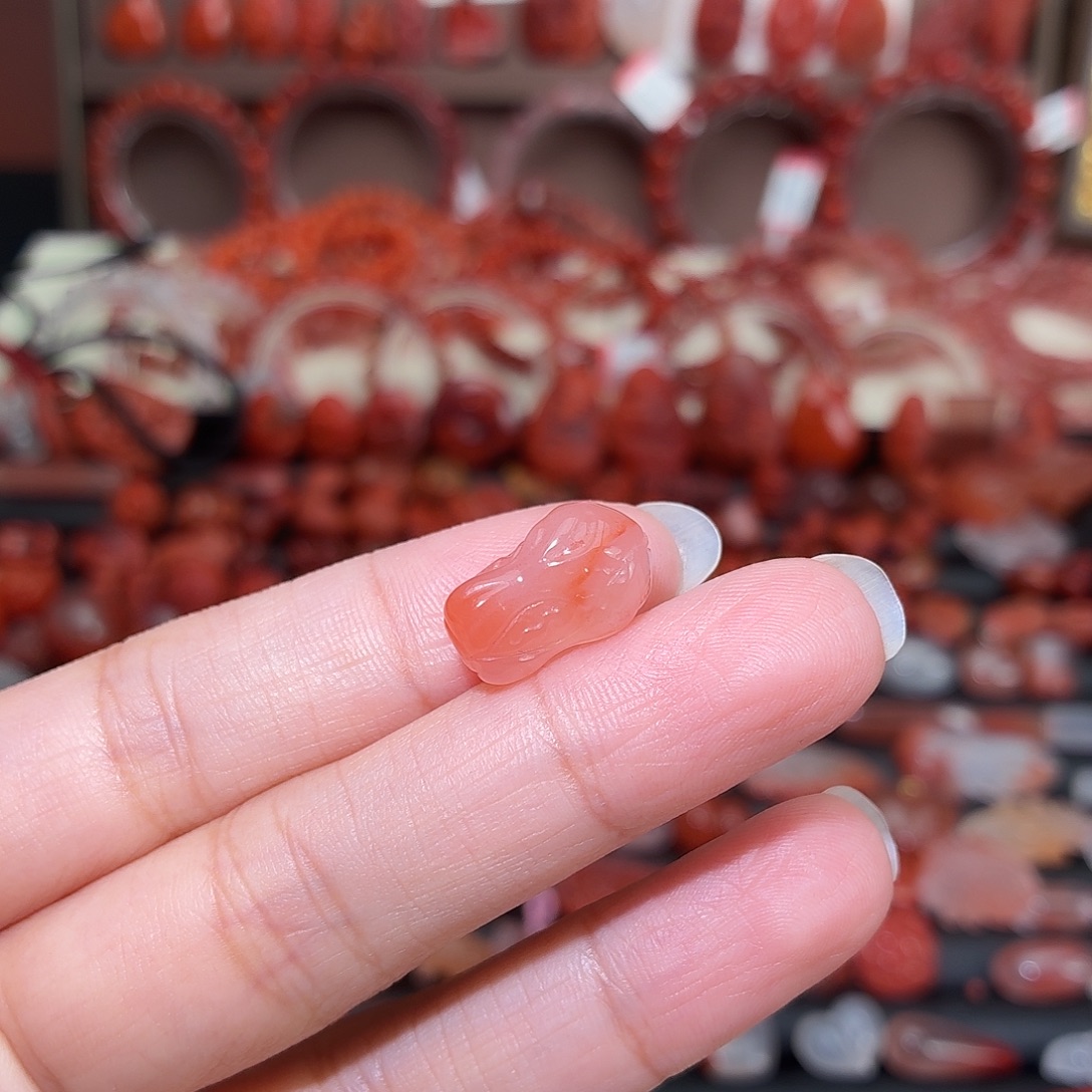 南红玛瑙未镶嵌颈饰白菜