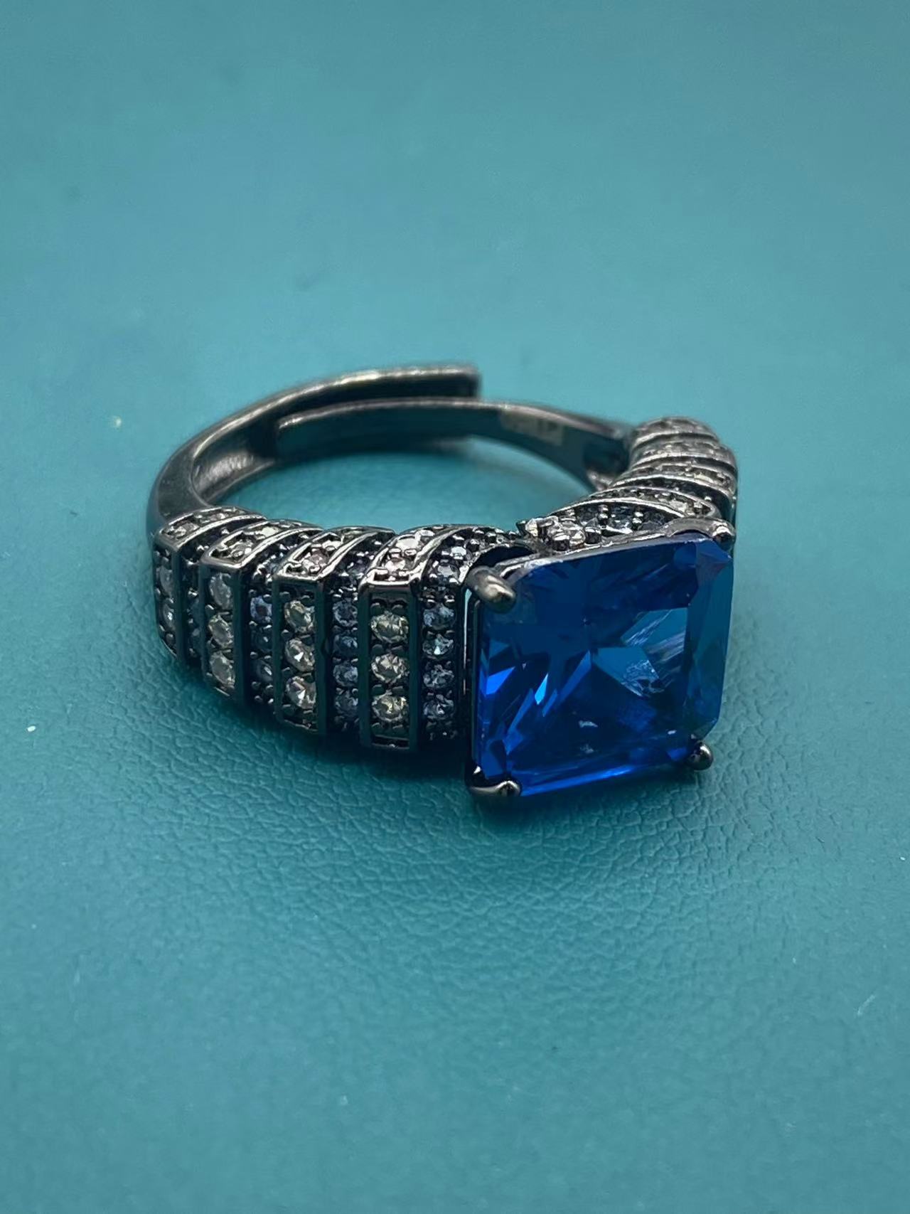 戒指  【星光璀璨 简单大器】ZJ220