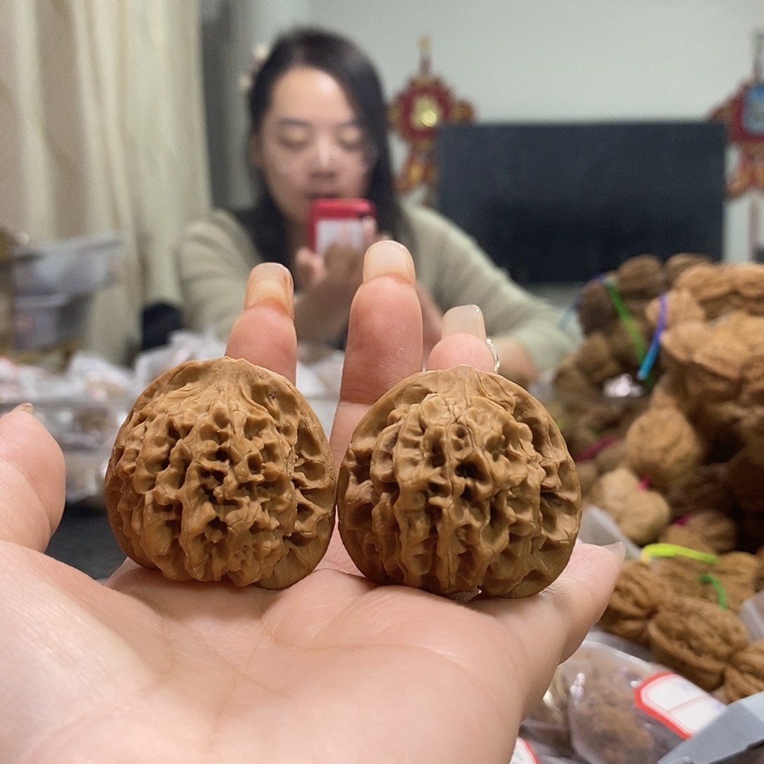 把件文玩核桃Z***n37秦闷有大瑕疵不退不换打底