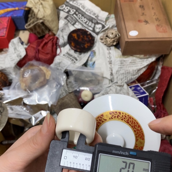 瓷片哈中古工艺品一件