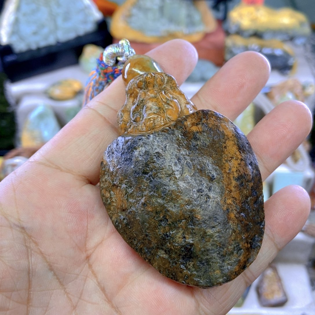 岫岩河磨玉（透闪石质玉）把件未镶嵌燊*