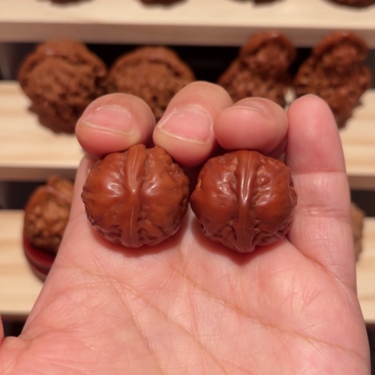 文玩核桃吊坠小手捻