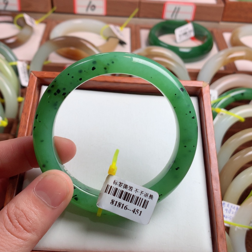 【闪购商品】和田玉手镯未镶嵌55