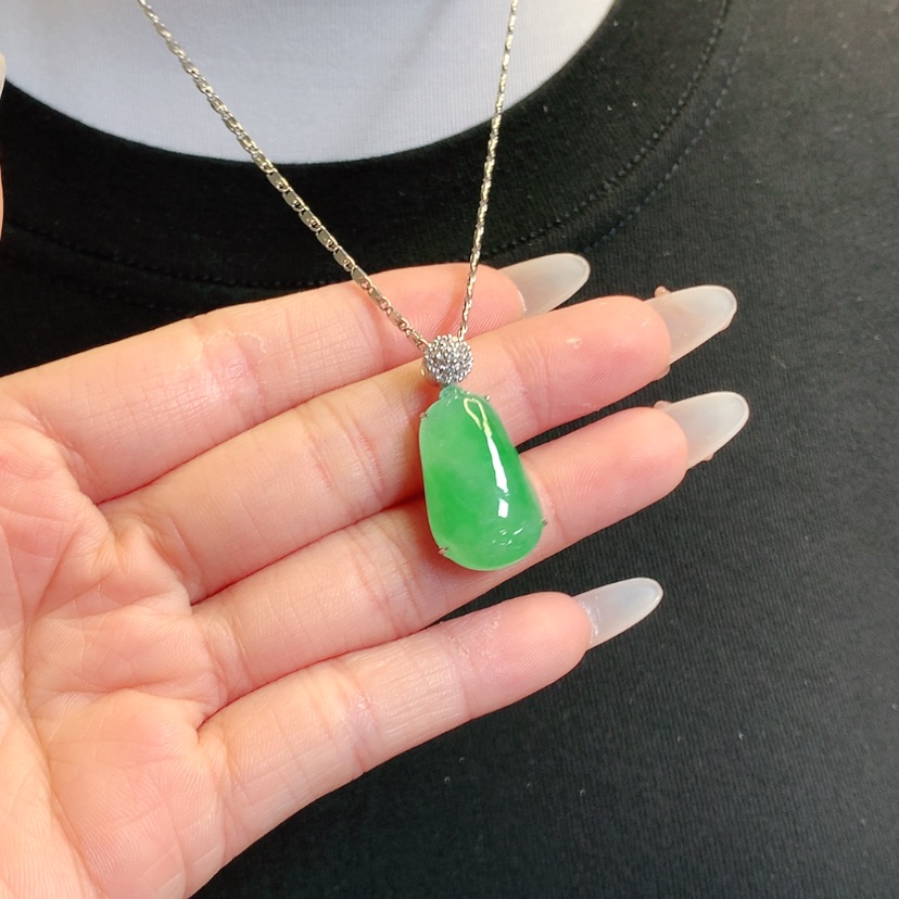 【闪购商品】翡翠吊坠(赠链)18K金镶嵌