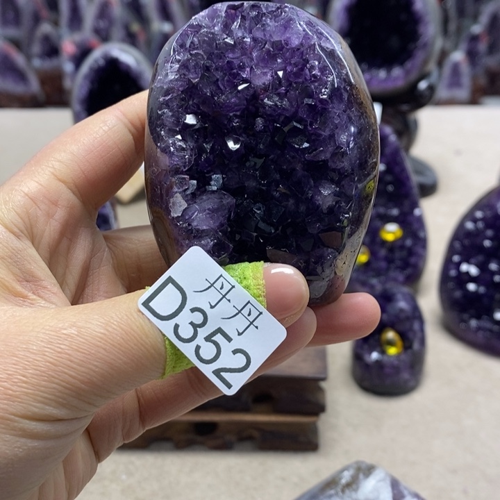 未镶嵌水晶大型摆件（非配饰）