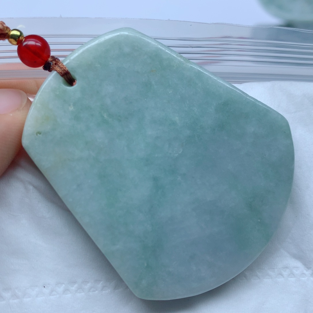 翡翠颈饰未镶嵌牌子