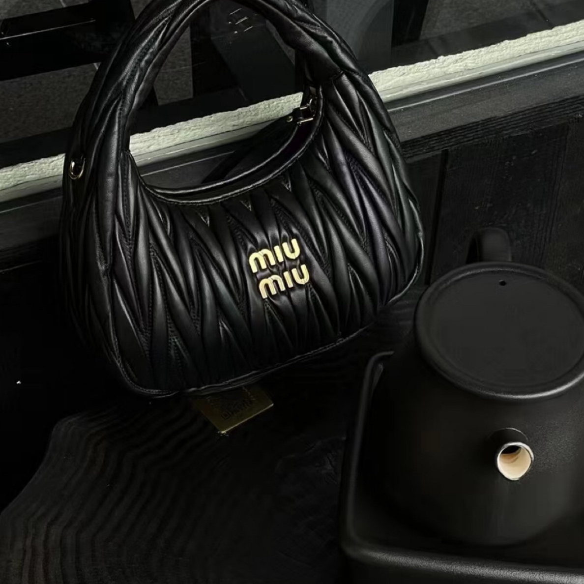 99新 MIU MIU/缪缪 miumiu wander hobo腋下包小号黑色/甄选