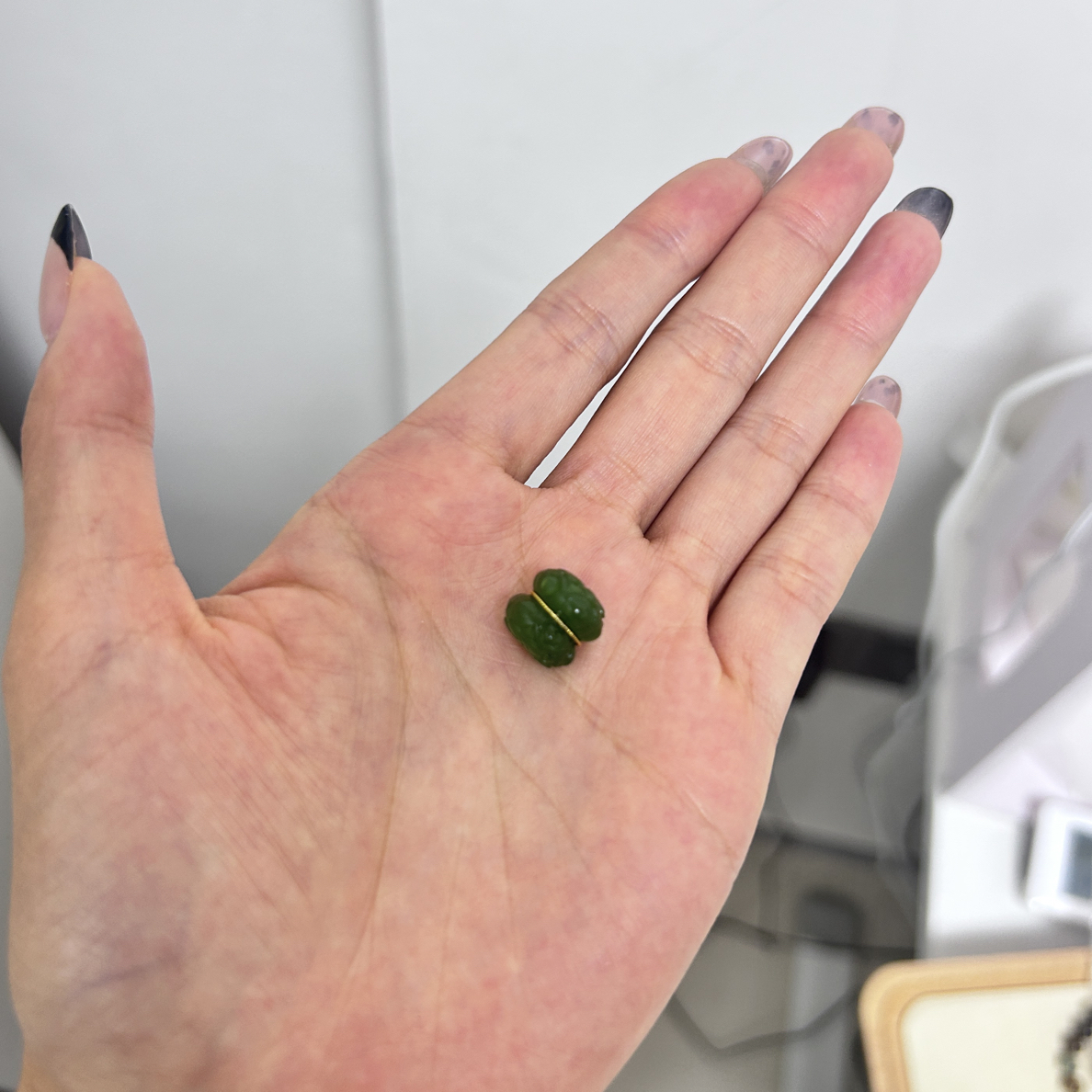 和田玉碧玉并蒂莲18k金镶嵌吊坠