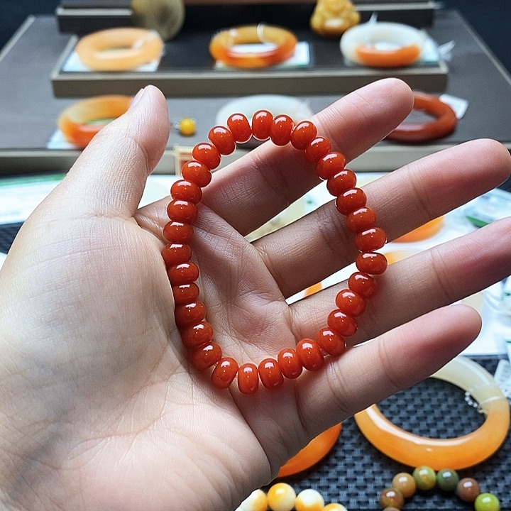 未镶嵌石英质玉（黄龙玉）手镯