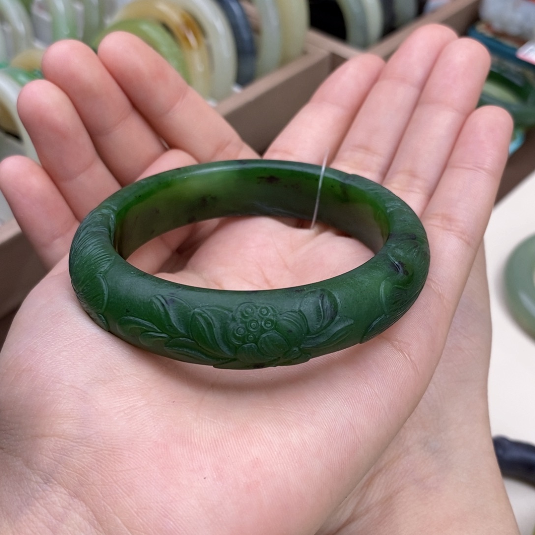 瑞***瑞和田玉手镯未镶嵌手镯定制 