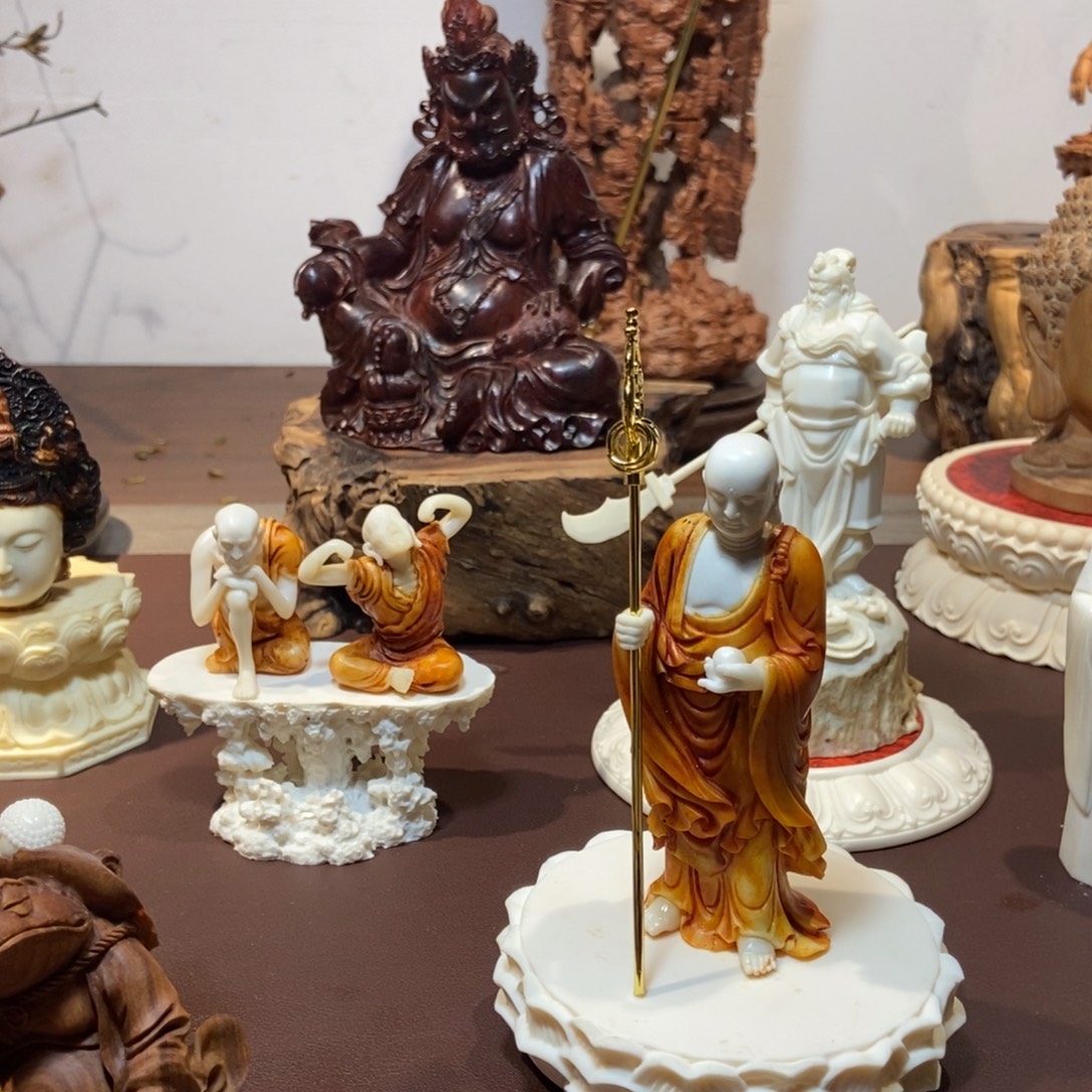(***)檀香木工艺品摆件