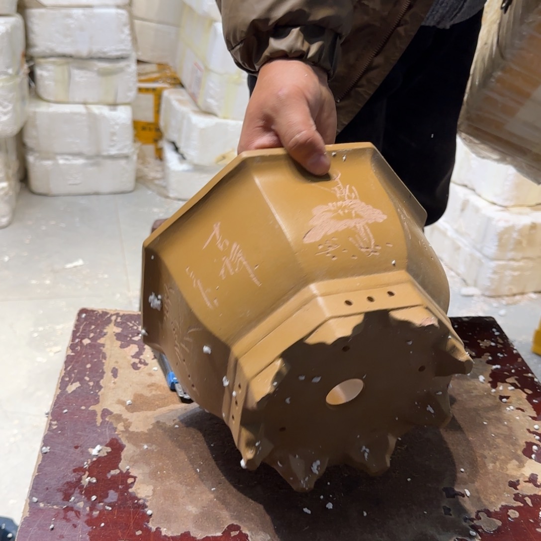 紫砂花盆瑕疵和瑕疵