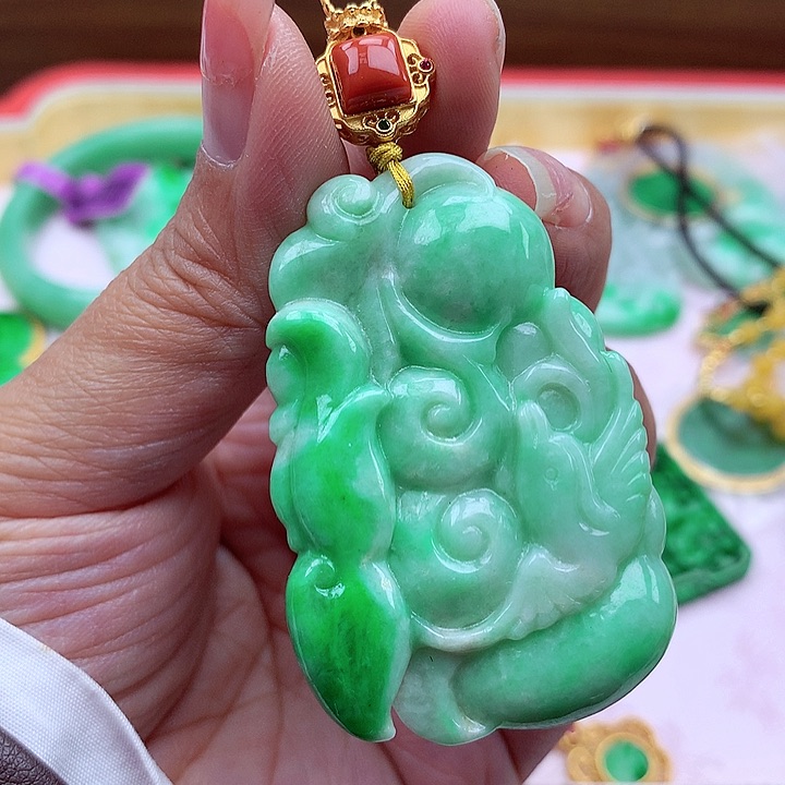 翡翠颈饰银S925镶嵌翡翠