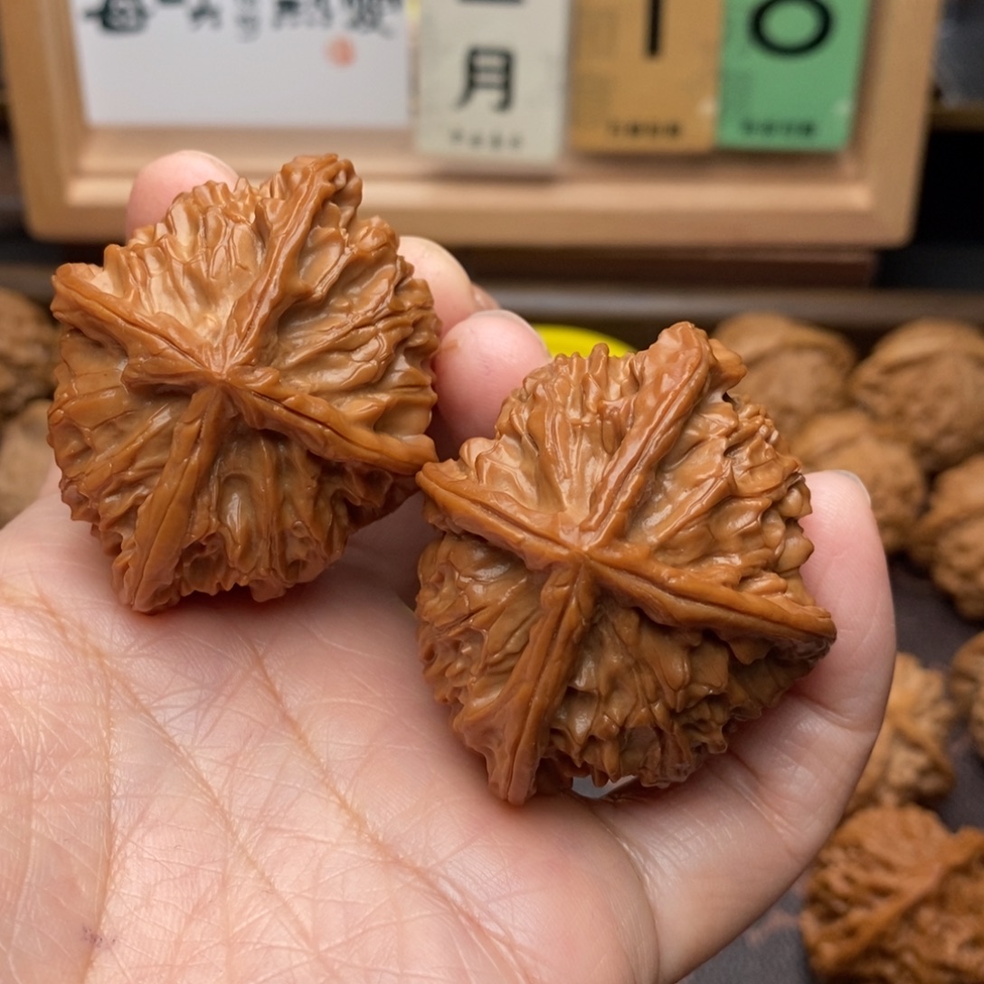 ㅤ***ㅤ文玩核桃把件四棱49