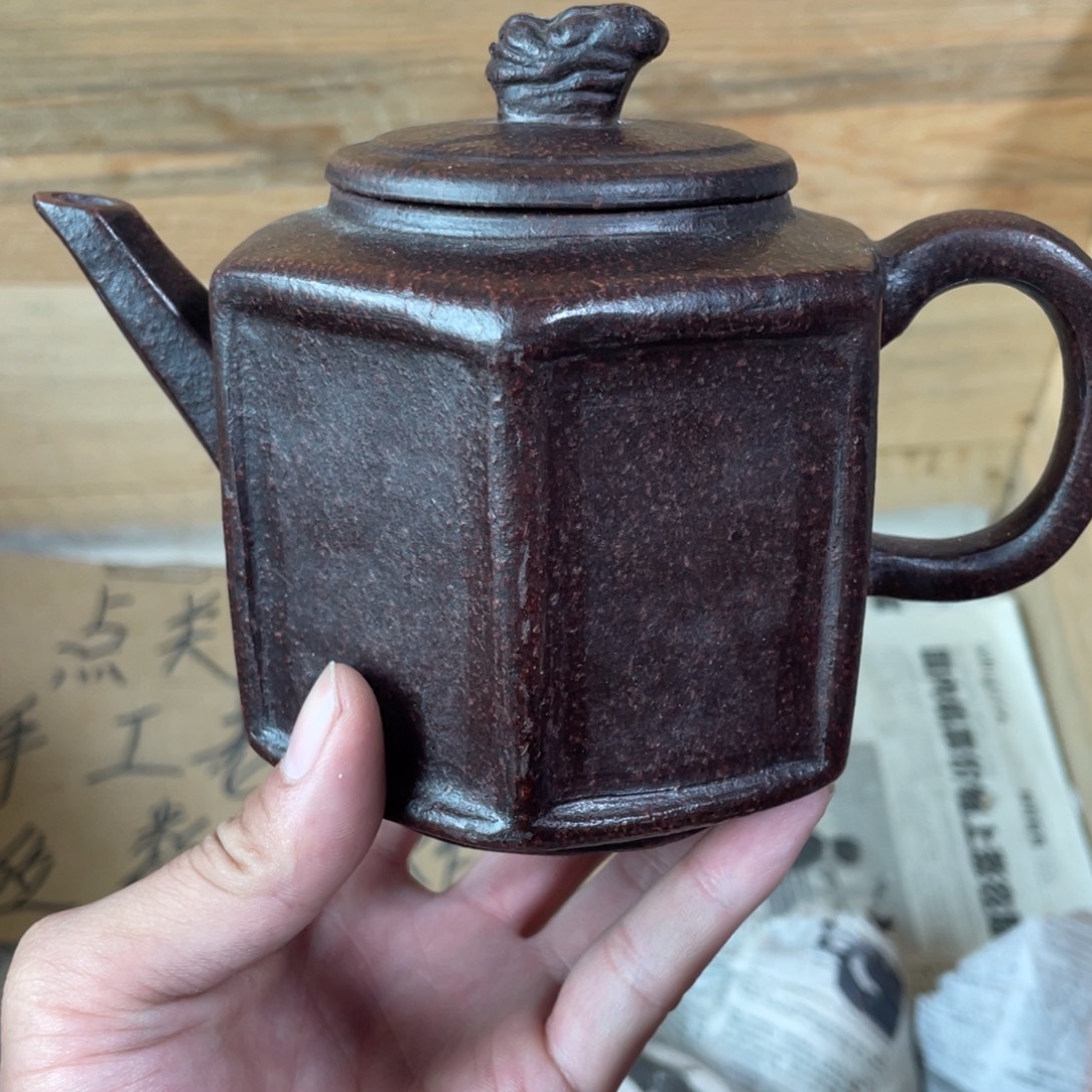 茶壶紫砂老厂紫砂壶一件。