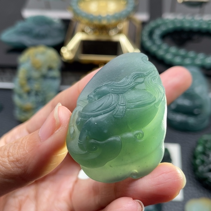 定制翡翠未镶嵌龙王翡翠