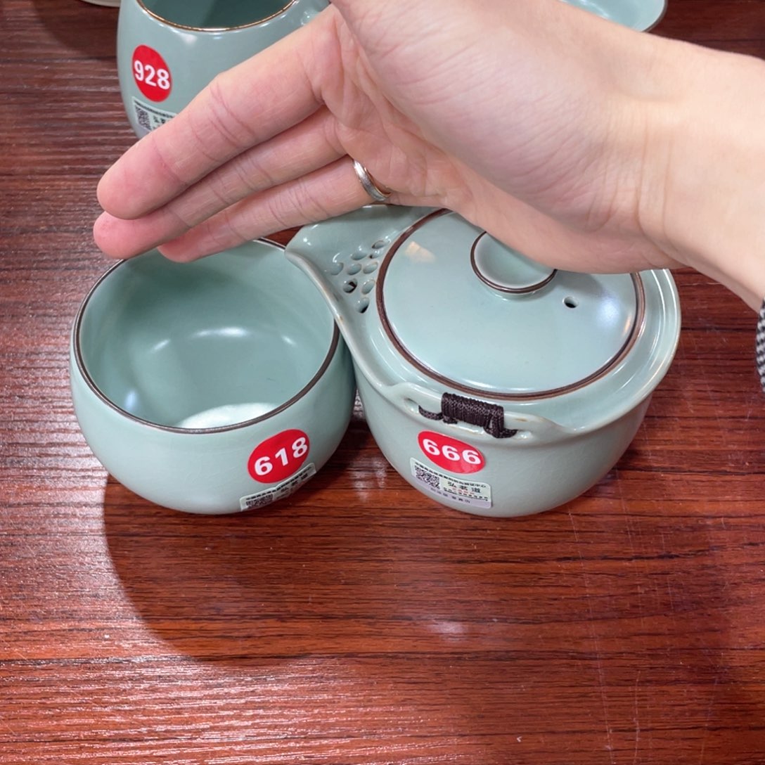 瓷片。。。。。。。。。。。。。。