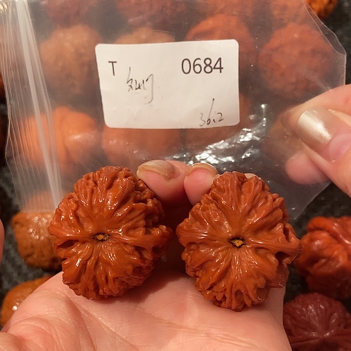 文玩核桃吊坠文山36肚39