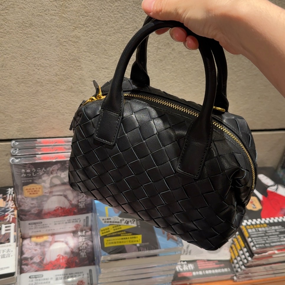 单肩斜跨手提包纯色编织包压花贝壳包保龄球包真皮女包