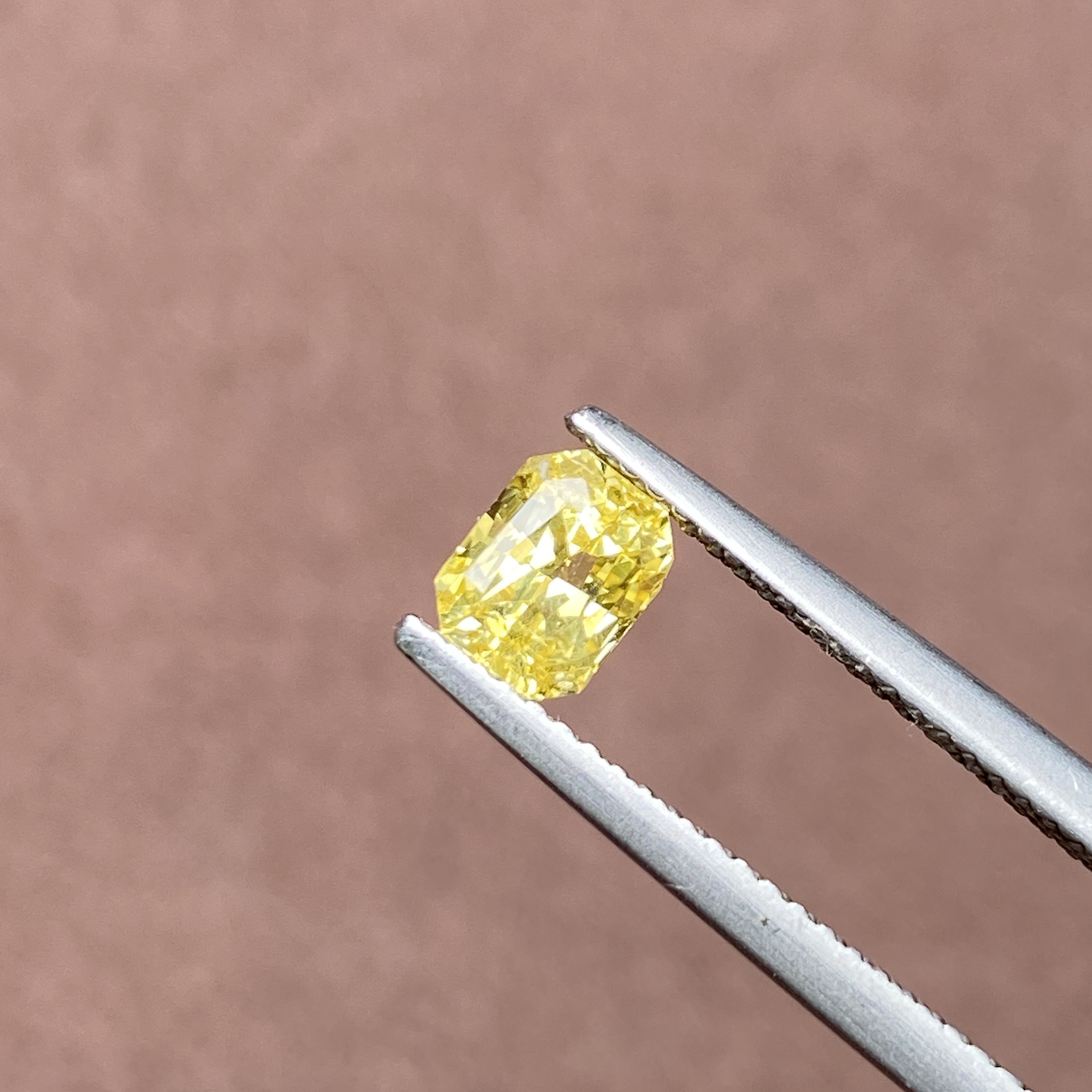 22F033 有烧黄色蓝宝石1.19克拉