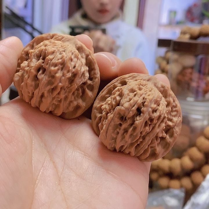 【闪购商品】文玩核桃把件秋*雨41四座楼