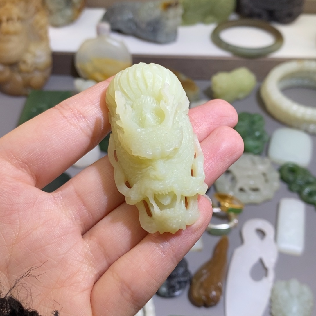 和田玉颈饰未镶嵌定制