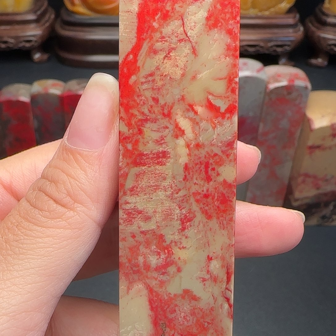 昌化石昌化鸡血石