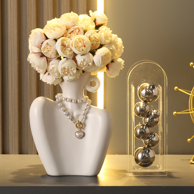 高级感艺术项链锁骨花瓶摆件客厅插花酒柜玄关插花器轻奢小众饰品
