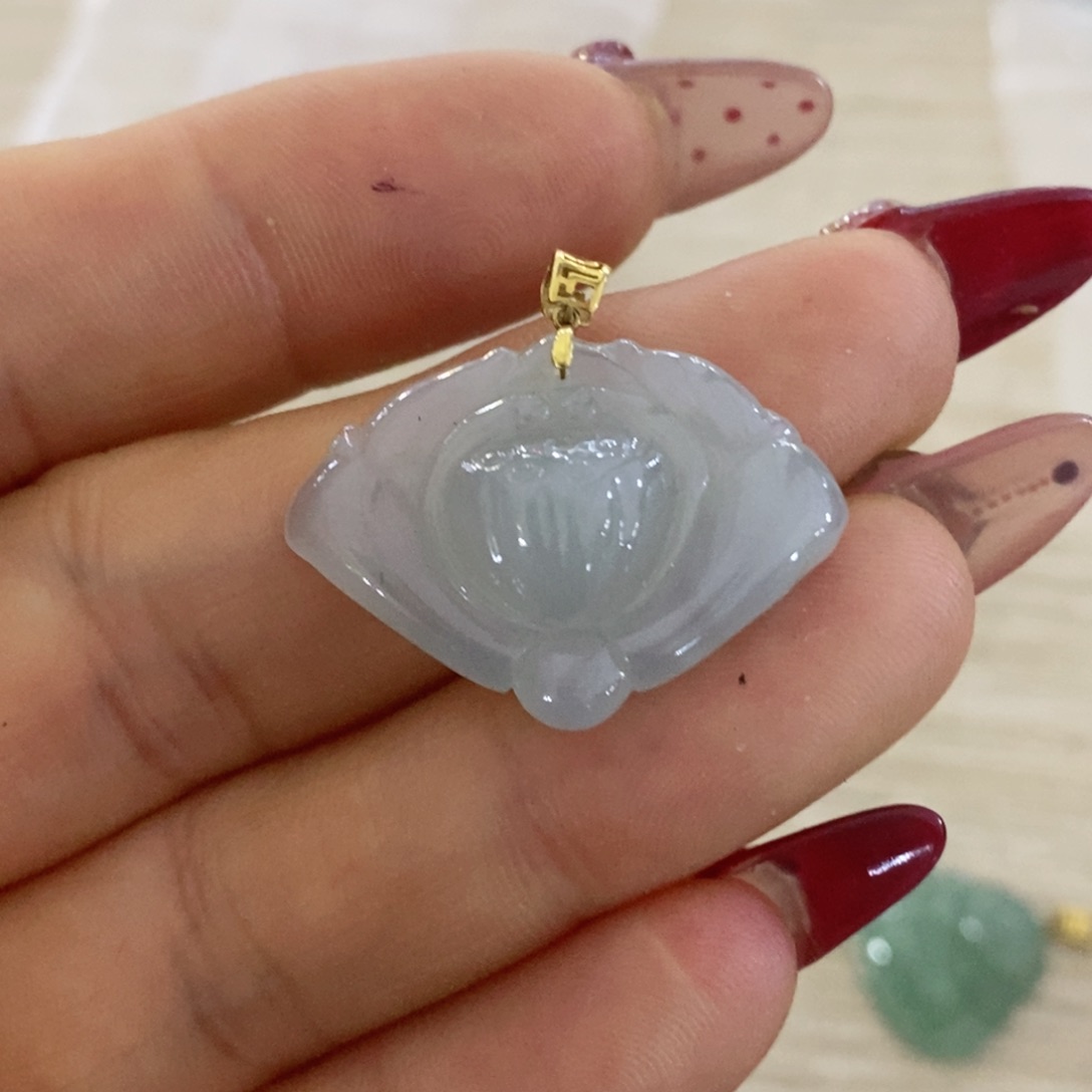 翡翠颈饰未镶嵌翡翠吊坠