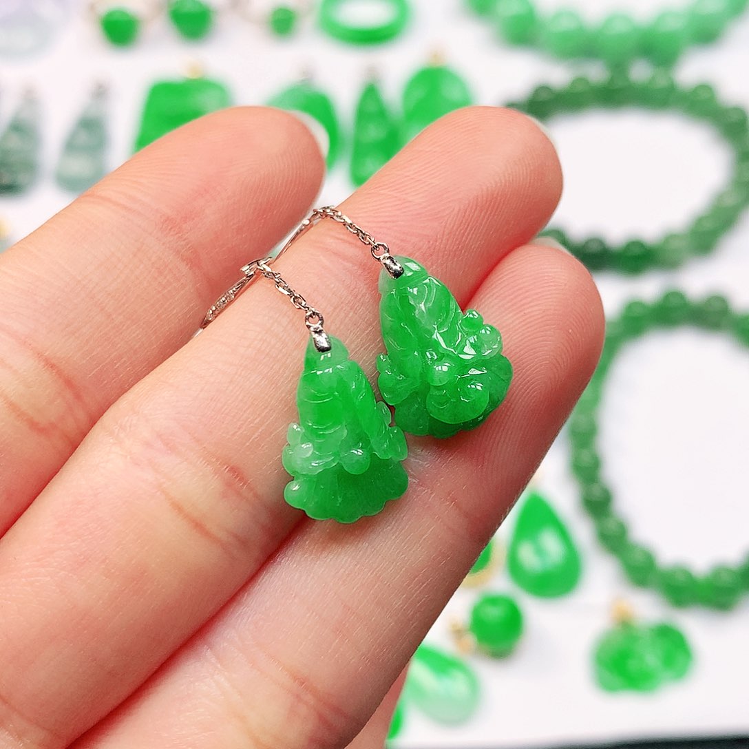 吊坠(不含链)18K金镶嵌翡翠