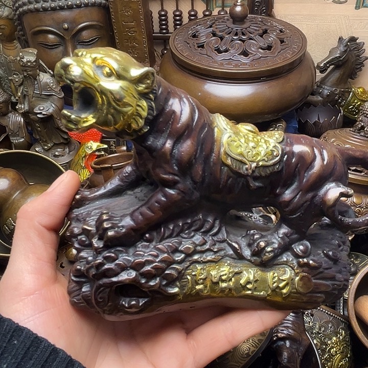 铜器摆件老王直播间