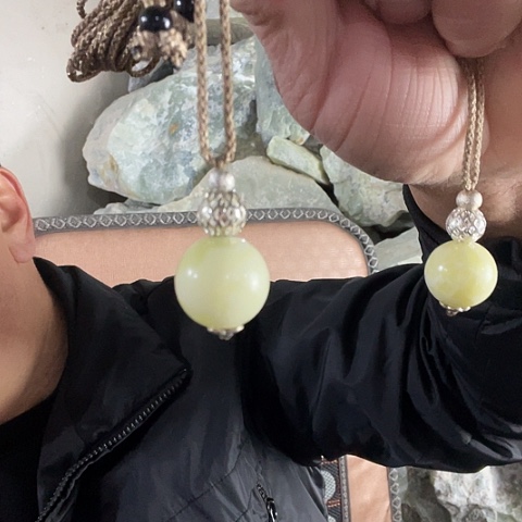 蛇纹石玉未镶嵌珠宝奇石