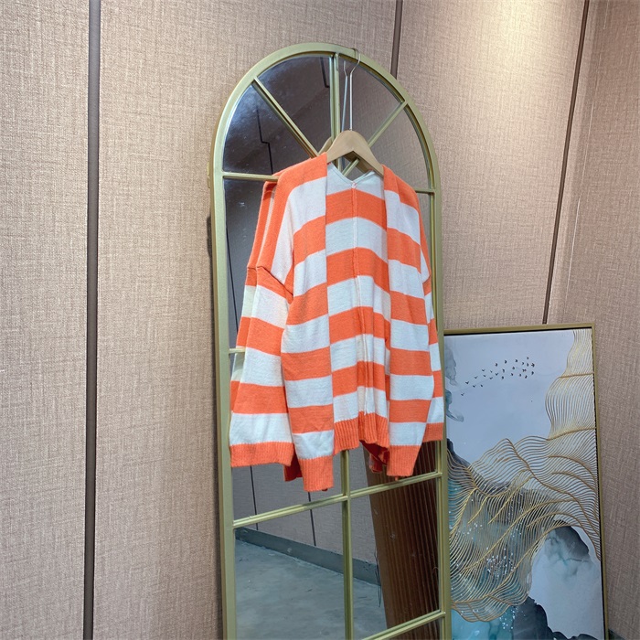 WW582桔色孕妇衣90-130