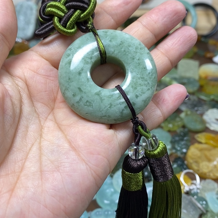 蛇纹石玉车挂未镶嵌