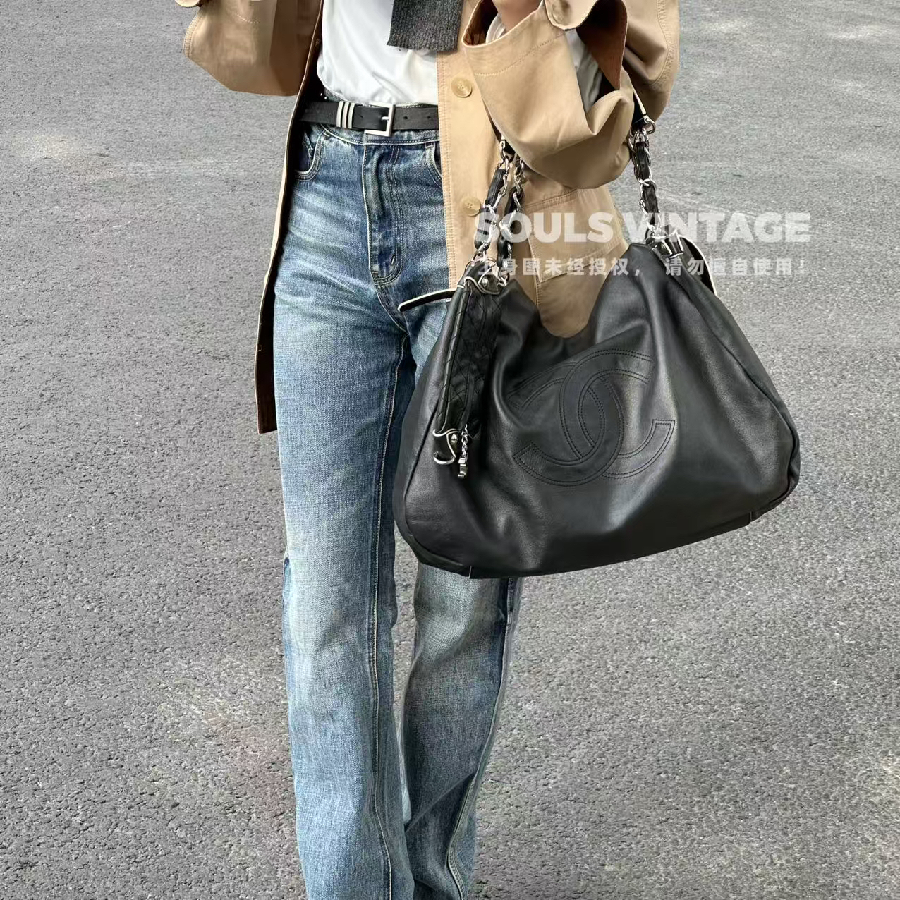 95新 Chanel/香奈儿 黑银 牛皮 浮雕挂坠xxl托特包/643688871