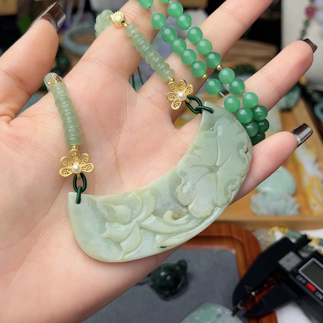 翡翠吊坠(赠链)未镶嵌吊坠27