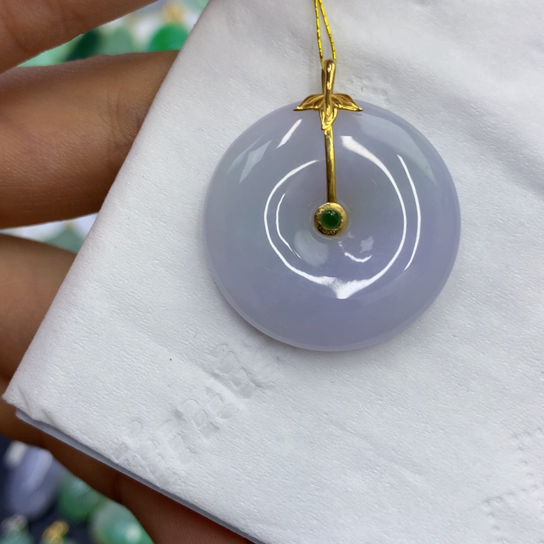 翡翠18K金镶嵌颈饰