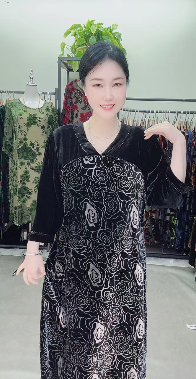 中老年桑蚕丝C2090红色云纹大码女装连衣裙