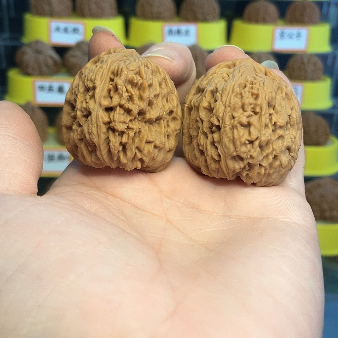文玩核桃吊坠全品南疆石招财耳