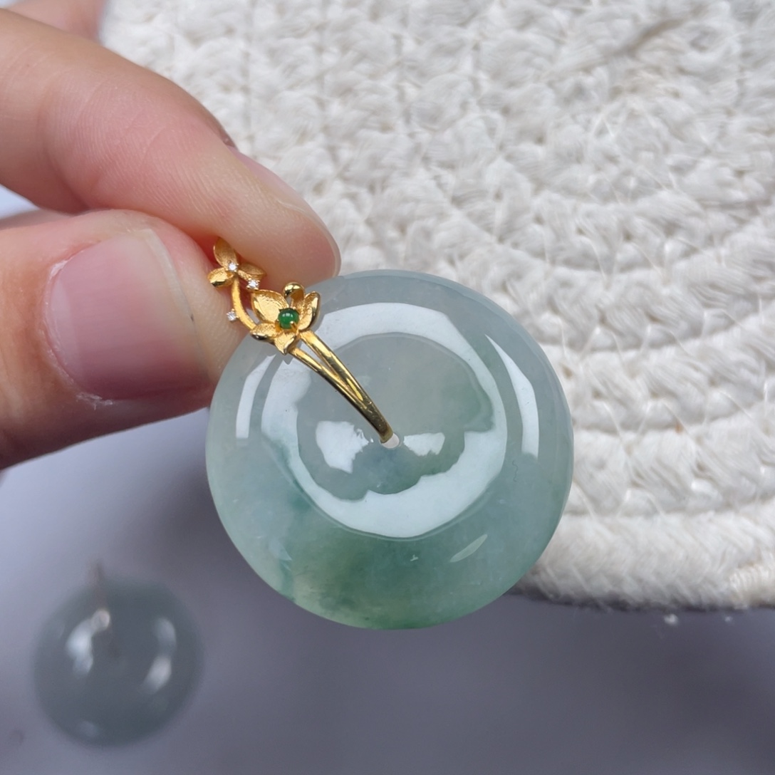 翡翠18K金镶嵌颈饰天然A货缅甸翡翠