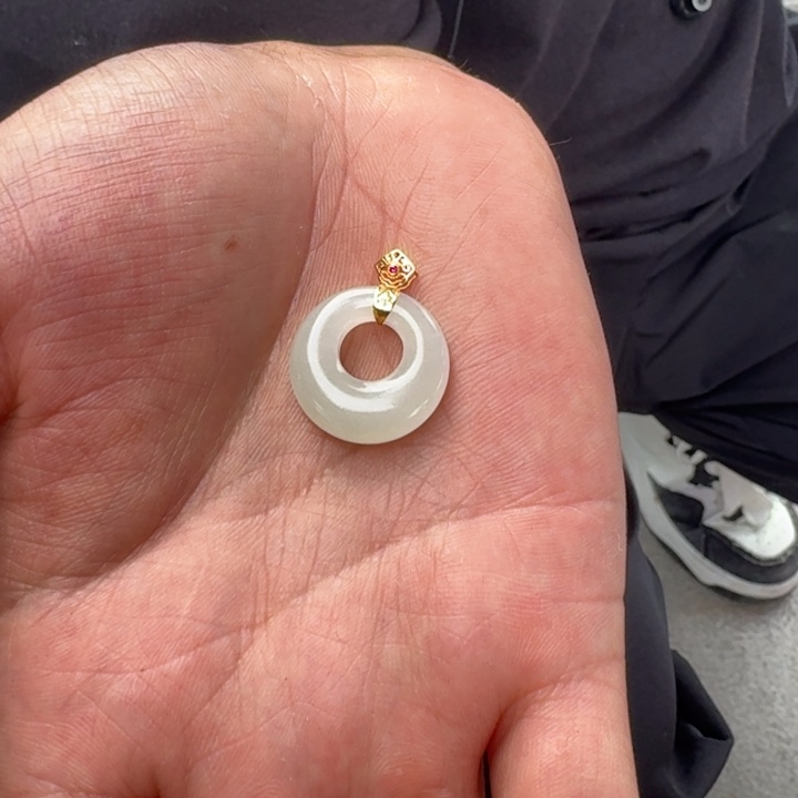 和田玉18K金镶嵌颈饰