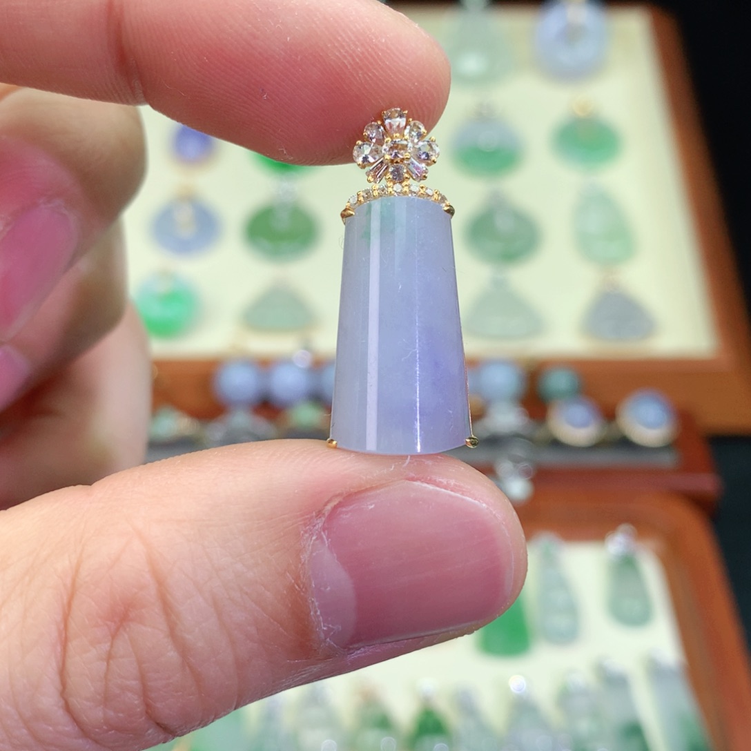 翡翠颈饰18K金镶嵌天然a货翡翠吊坠