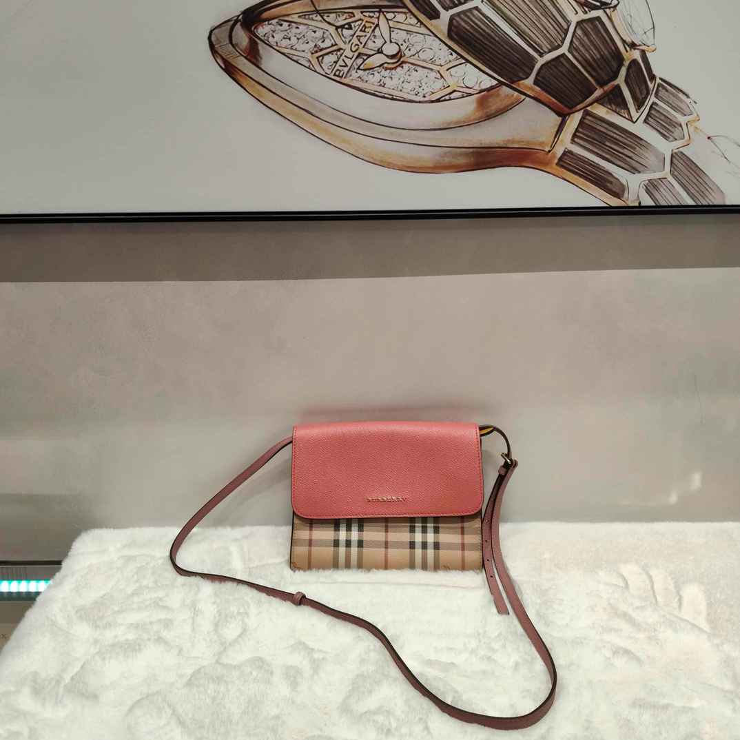 99新 BURBERRY/博柏利 巴宝莉粉色格纹邮差包（16087100）