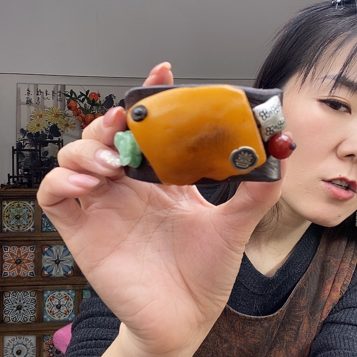 蜜蜡手镯未镶嵌手镯