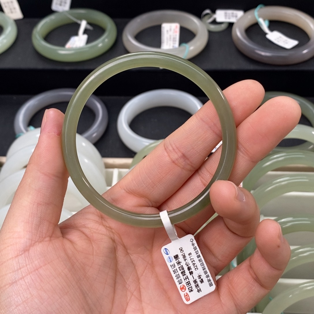 和田玉手镯未镶嵌59